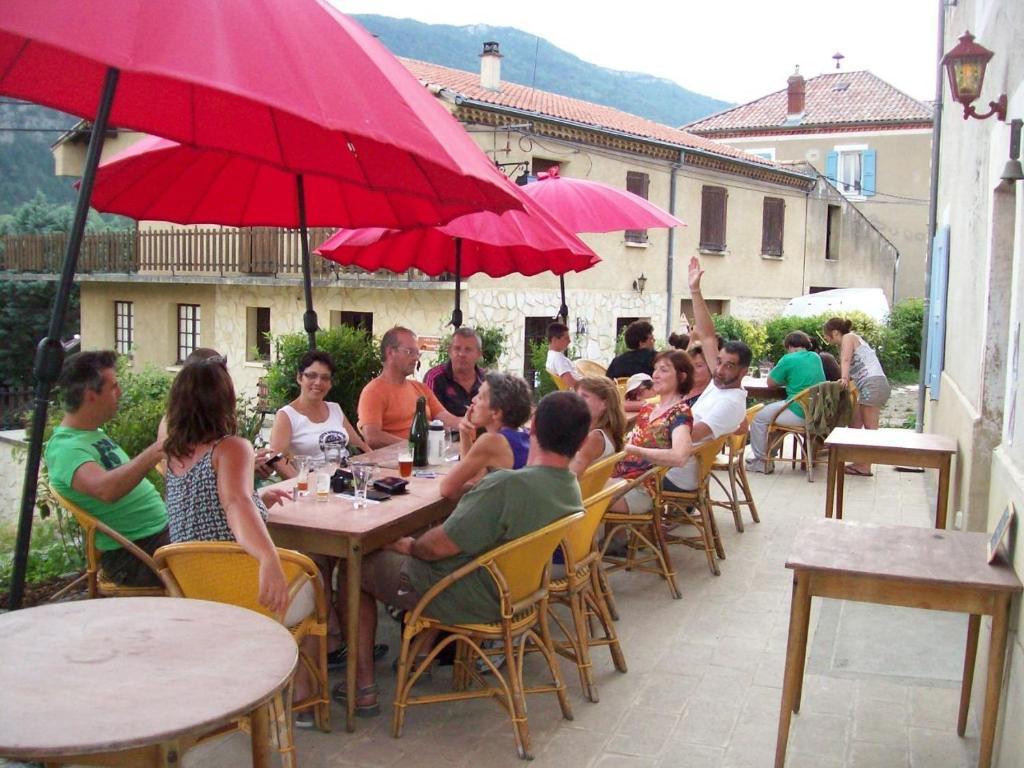 Le Vin De L'Ete Bed and Breakfast Ponet-et-Saint-Auban Eksteriør billede